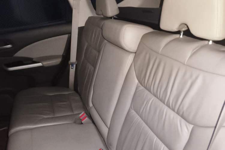 Used Honda CR-V 2012 2.4L four-wheel drive luxury version Left Rear Seat