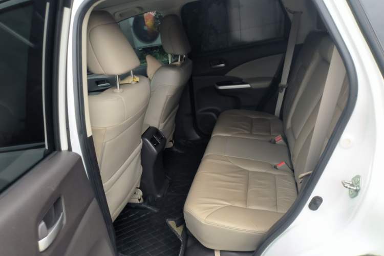 Used Honda CR-V 2012 2.4L four-wheel drive luxury version Left Rear Seat