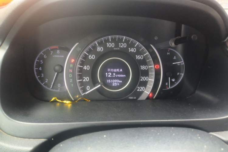 Used Honda CR-V 2012 2.4L four-wheel drive luxury version Odometer Close Up