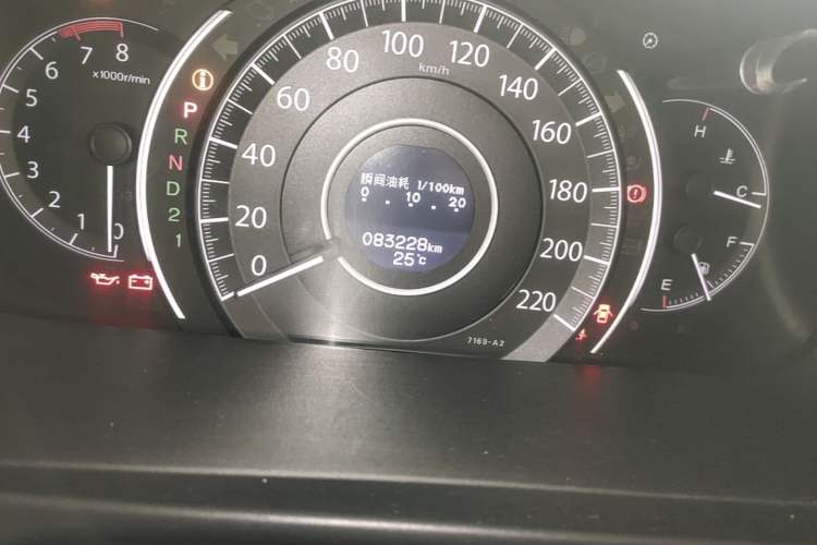 Used Honda CR-V 2012 2.0L two-wheel drive urban version Odometer Close Up
