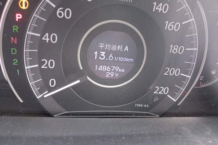 Used Honda CR-V 2012 2.0L two-wheel drive urban version Odometer Close Up