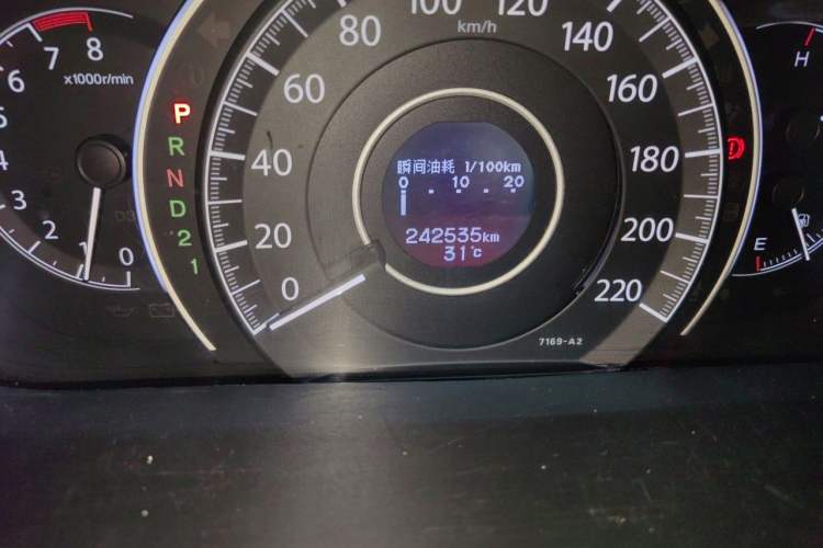 Used Honda CR-V 2012 2.4L four-wheel drive luxury version Odometer Close Up