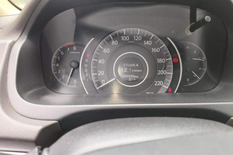 Used Honda CR-V 2012 2.0L two-wheel drive urban version Odometer Close Up