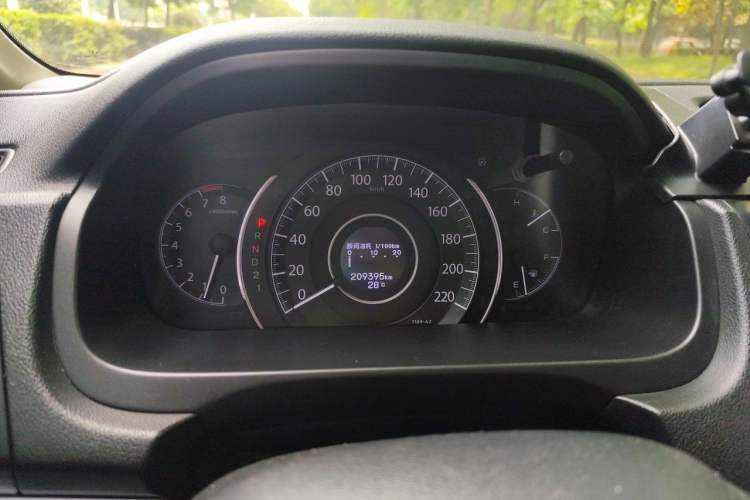 Used Honda CR-V 2012 2.4L four-wheel drive luxury version Odometer Close Up