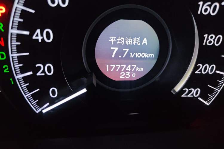 Used Honda CR-V 2012 2.0L two-wheel drive urban version Odometer Close Up