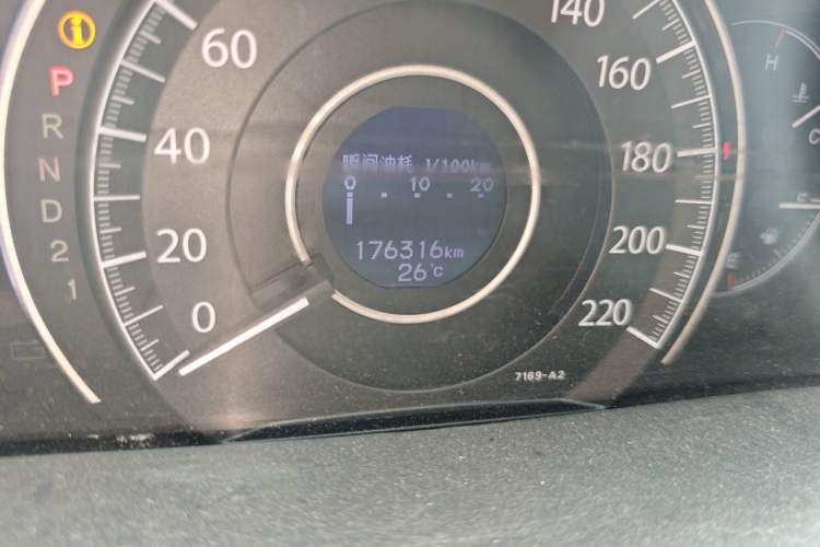 Used Honda CR-V 2012 2.4L four-wheel drive luxury version Odometer Close Up