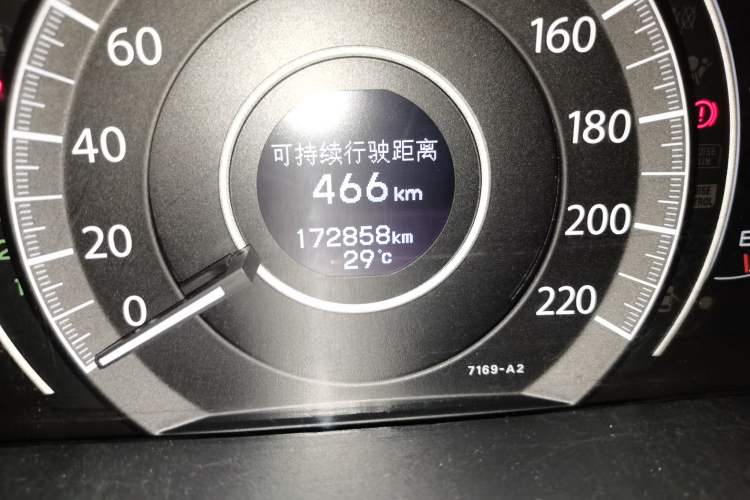 Used Honda CR-V 2012 2.0L two-wheel drive urban version Odometer Close Up