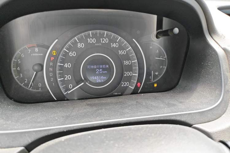Used Honda CR-V 2012 2.0L two-wheel drive urban version Odometer Close Up