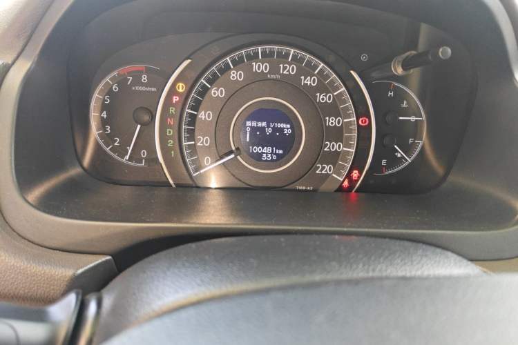 Used Honda CR-V 2012 2.0L two-wheel drive urban version Odometer Close Up