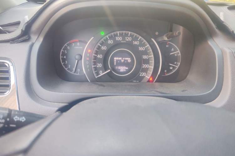 Used Honda CR-V 2012 2.0L two-wheel drive urban version Odometer Close Up
