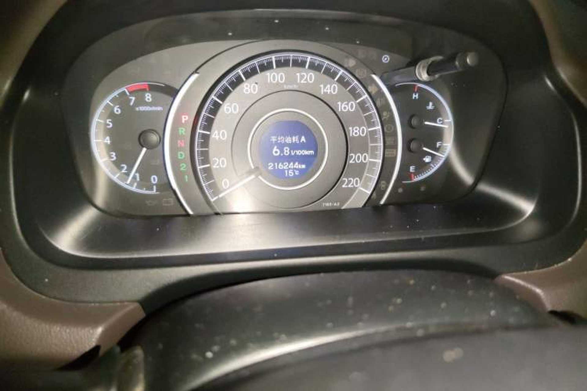 Used Honda CR-V 2012 2.4L four-wheel drive luxury version Odometer Close Up