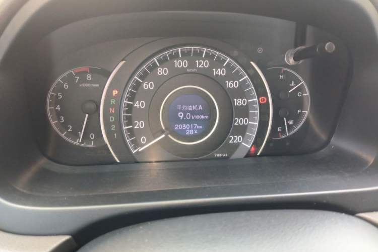 Used Honda CR-V 2012 2.4L four-wheel drive luxury version Odometer Close Up