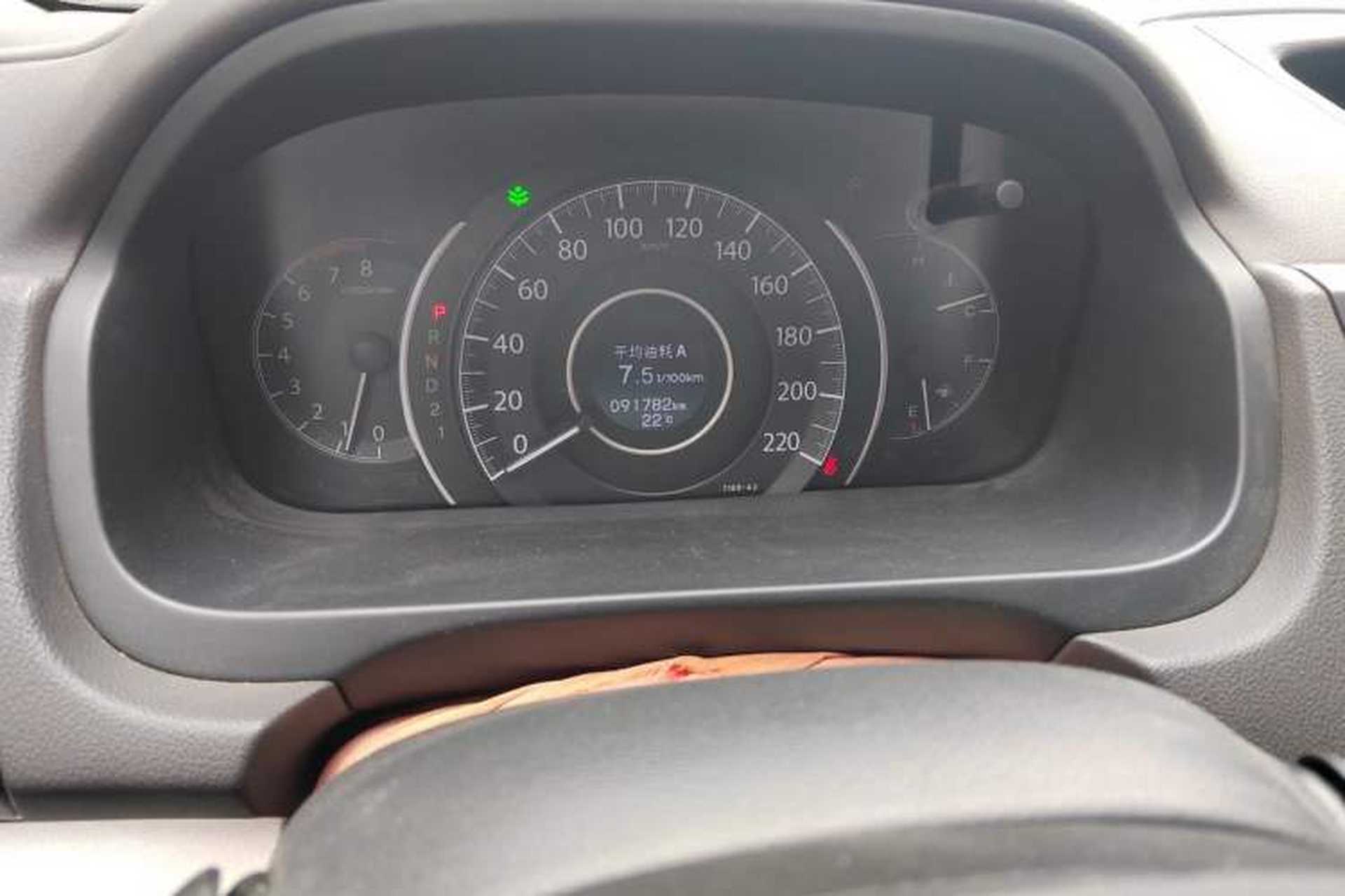 Used Honda CR-V 2012 2.0L two-wheel drive urban version Odometer Close Up