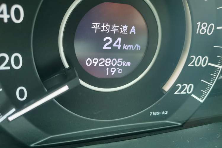 Used Honda CR-V 2012 2.4L four-wheel drive luxury version Odometer Close Up
