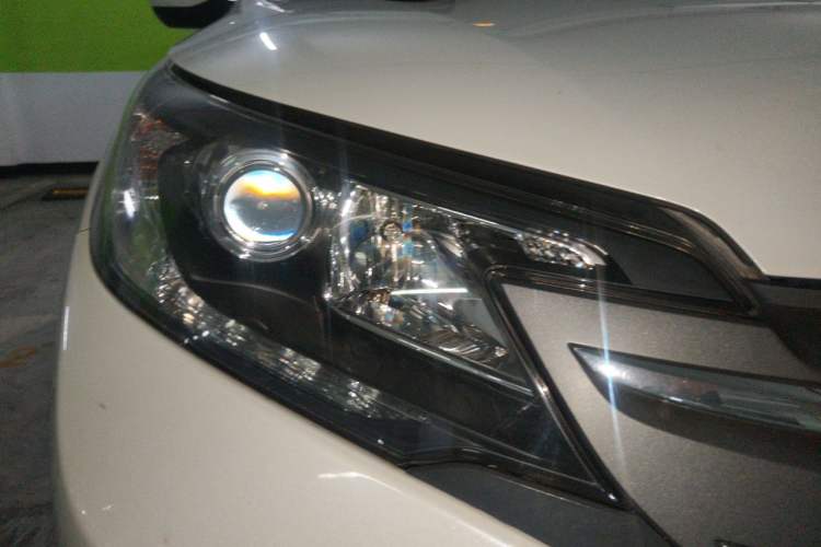 Used Honda CR-V 2012 2.0L two-wheel drive urban version Right Front Headlight