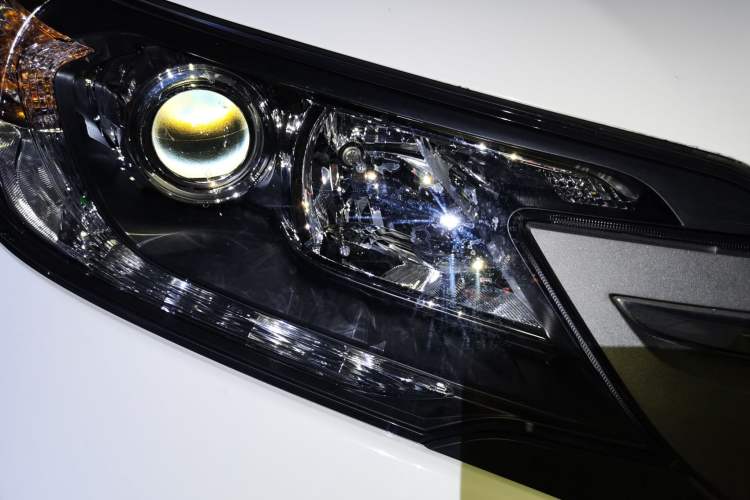 Used Honda CR-V 2012 2.0L two-wheel drive urban version Right Front Headlight