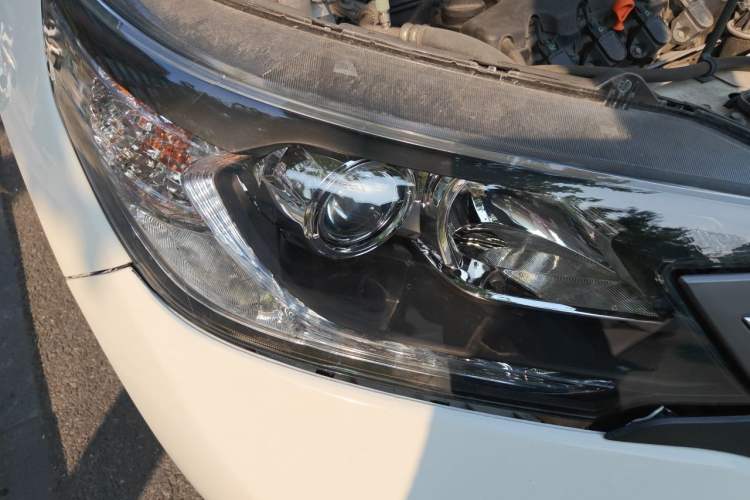 Used Honda CR-V 2012 2.0L two-wheel drive urban version Right Front Headlight