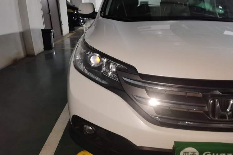 Used Honda CR-V 2012 2.4L four-wheel drive luxury version Right Front Headlight
