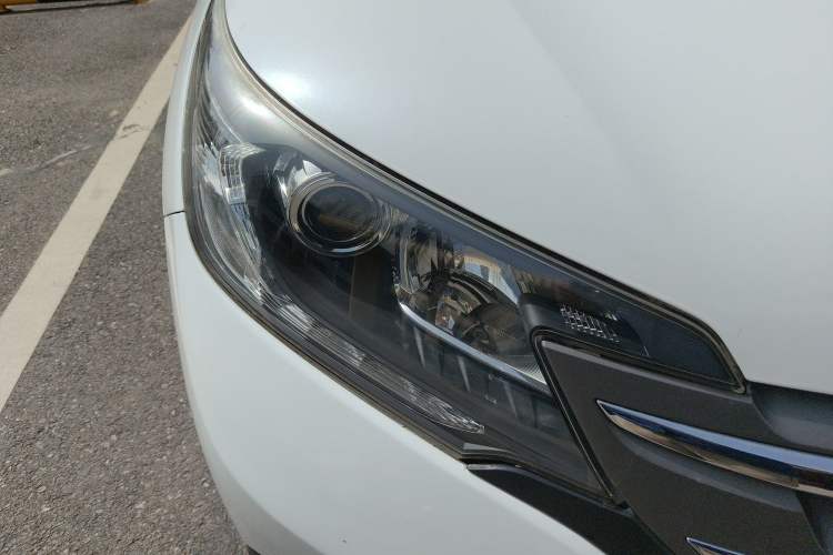 Used Honda CR-V 2012 2.4L four-wheel drive luxury version Right Front Headlight