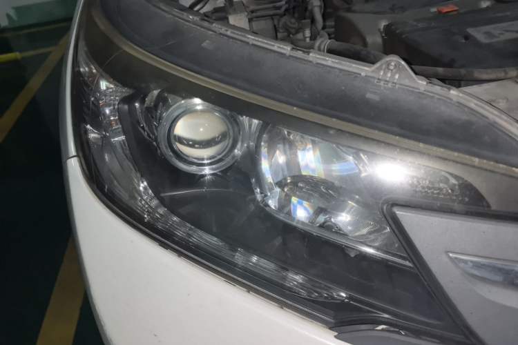 Used Honda CR-V 2012 2.4L four-wheel drive luxury version Right Front Headlight