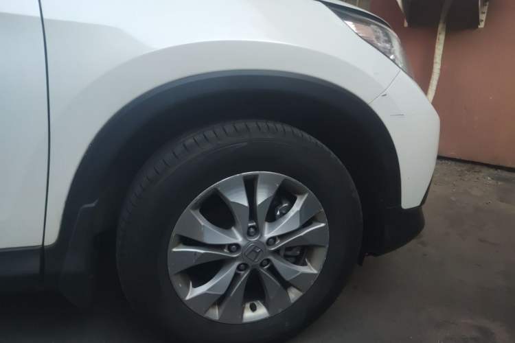 Used Honda CR-V 2012 2.4L four-wheel drive luxury version Right Front Wheel Hub