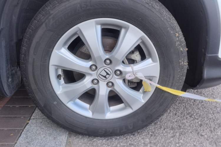 Used Honda CR-V 2012 2.0L two-wheel drive urban version Right Front Wheel Hub