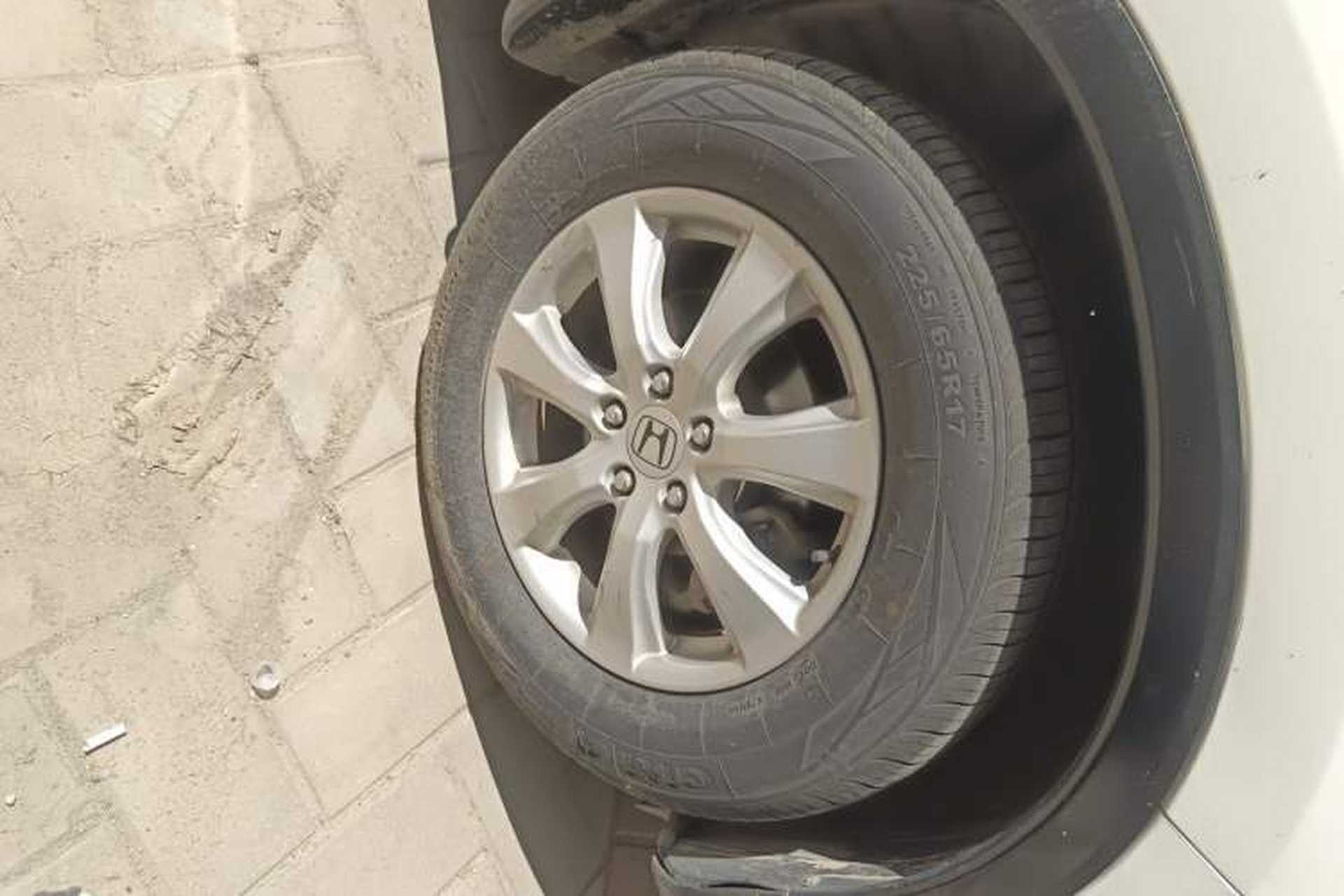 Used Honda CR-V 2012 2.0L two-wheel drive urban version Right Front Wheel Hub