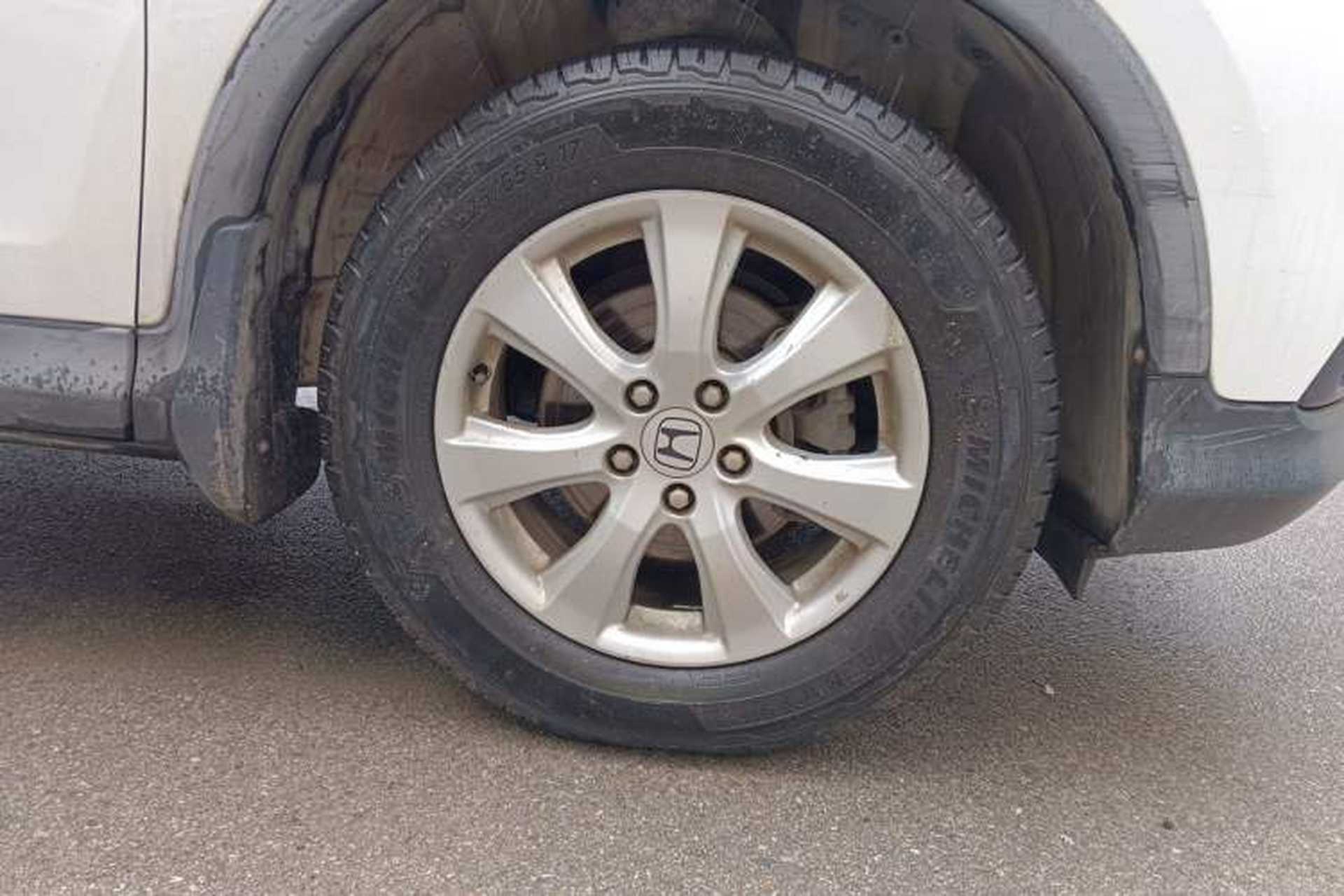 Used Honda CR-V 2012 2.0L two-wheel drive urban version Right Front Wheel Hub