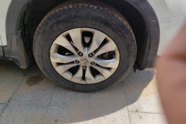 Used Honda CR-V 2012 2.4L four-wheel drive luxury version Right Front Wheel Hub