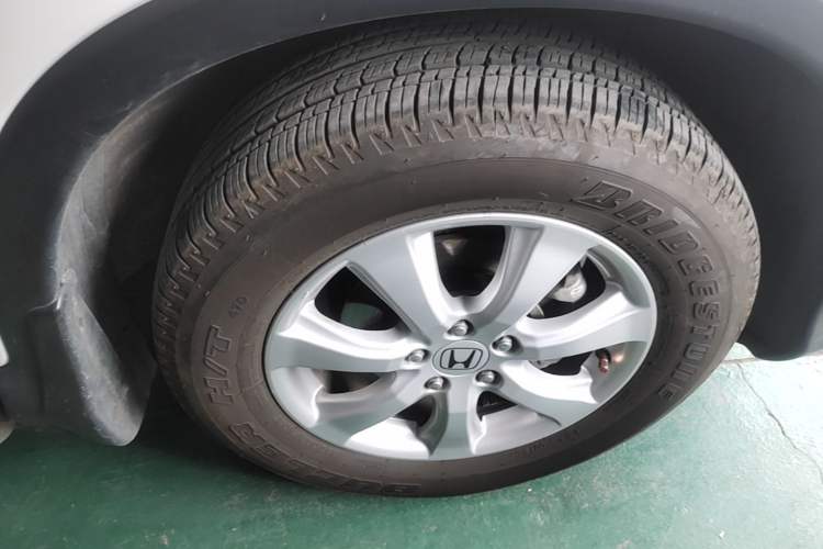 Used Honda CR-V 2012 2.0L two-wheel drive urban version Right Front Wheel Hub