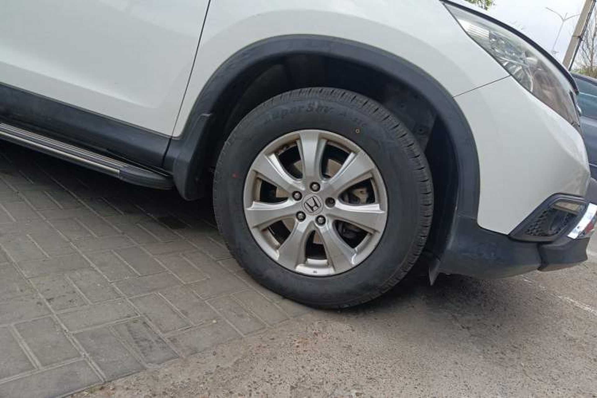 Used Honda CR-V 2012 2.0L two-wheel drive urban version Right Front Wheel Hub