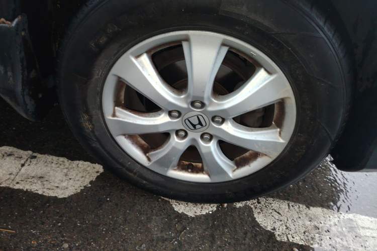 Used Honda CR-V 2012 2.0L two-wheel drive urban version Right Front Wheel Hub