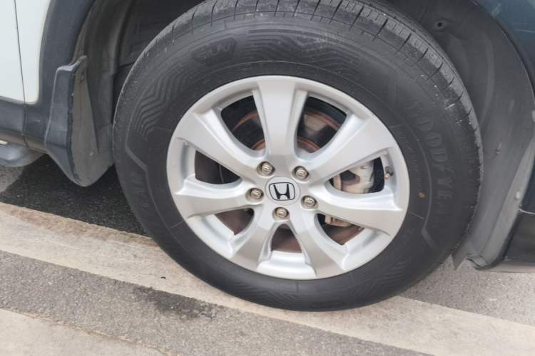 Used Honda CR-V 2012 2.0L two-wheel drive urban version Right Front Wheel Hub