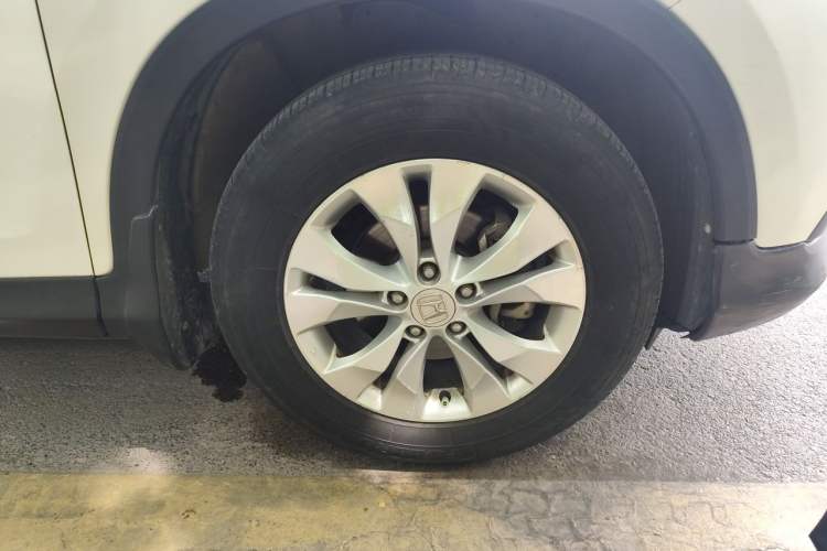 Used Honda CR-V 2012 2.4L four-wheel drive luxury version Right Front Wheel Hub