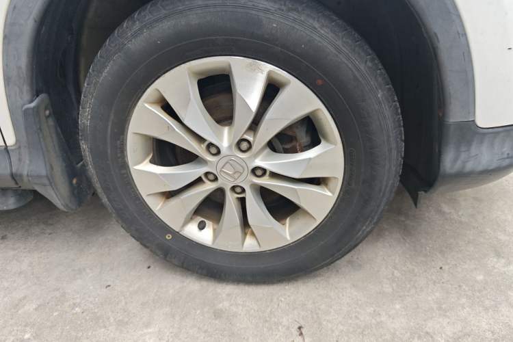 Used Honda CR-V 2012 2.4L four-wheel drive luxury version Right Front Wheel Hub