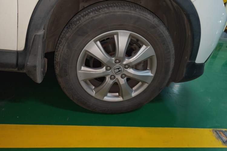 Used Honda CR-V 2012 2.0L two-wheel drive urban version Right Front Wheel Hub
