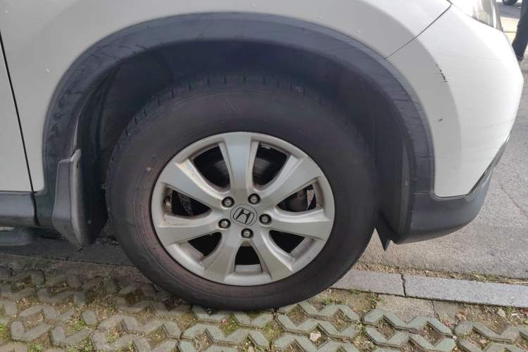 Used Honda CR-V 2012 2.0L two-wheel drive urban version Right Front Wheel Hub