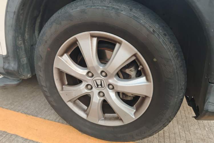 Used Honda CR-V 2012 2.0L two-wheel drive urban version Right Front Wheel Hub