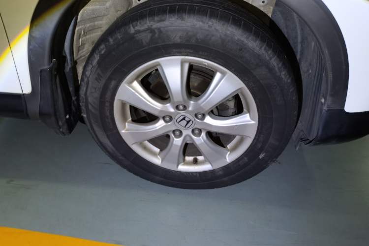 Used Honda CR-V 2012 2.0L two-wheel drive urban version Right Front Wheel Hub