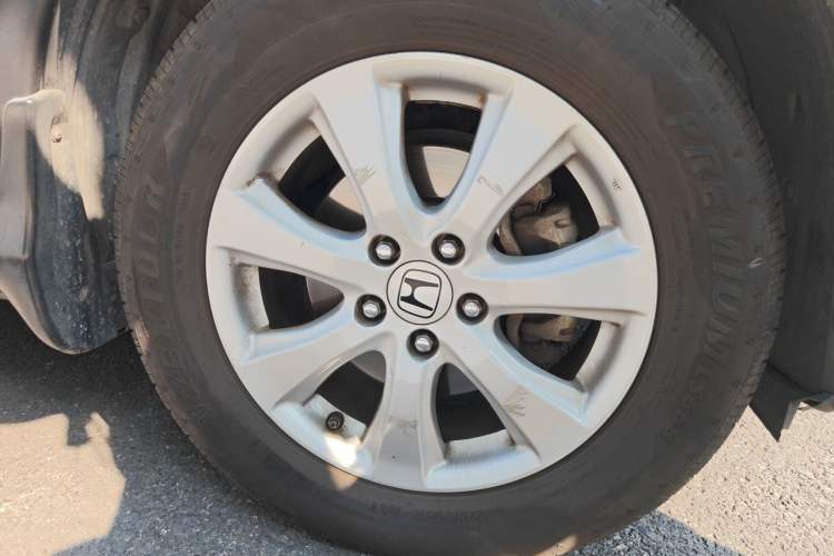 Used Honda CR-V 2012 2.0L two-wheel drive urban version Right Front Wheel Hub