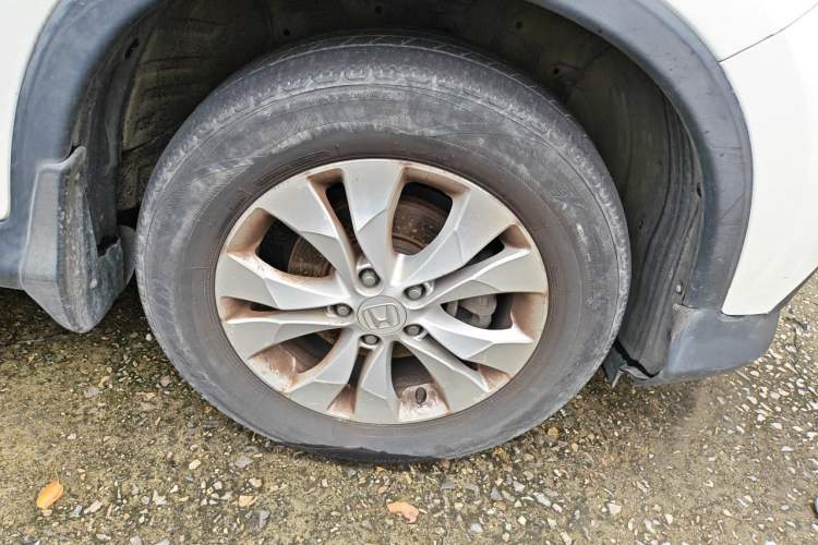 Used Honda CR-V 2012 2.0L two-wheel drive urban version Right Front Wheel Hub