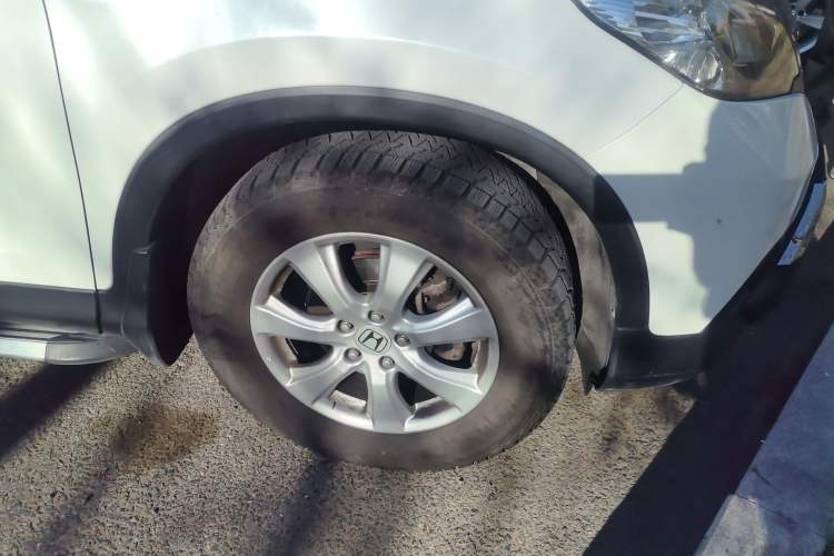 Used Honda CR-V 2012 2.0L two-wheel drive urban version Right Front Wheel Hub