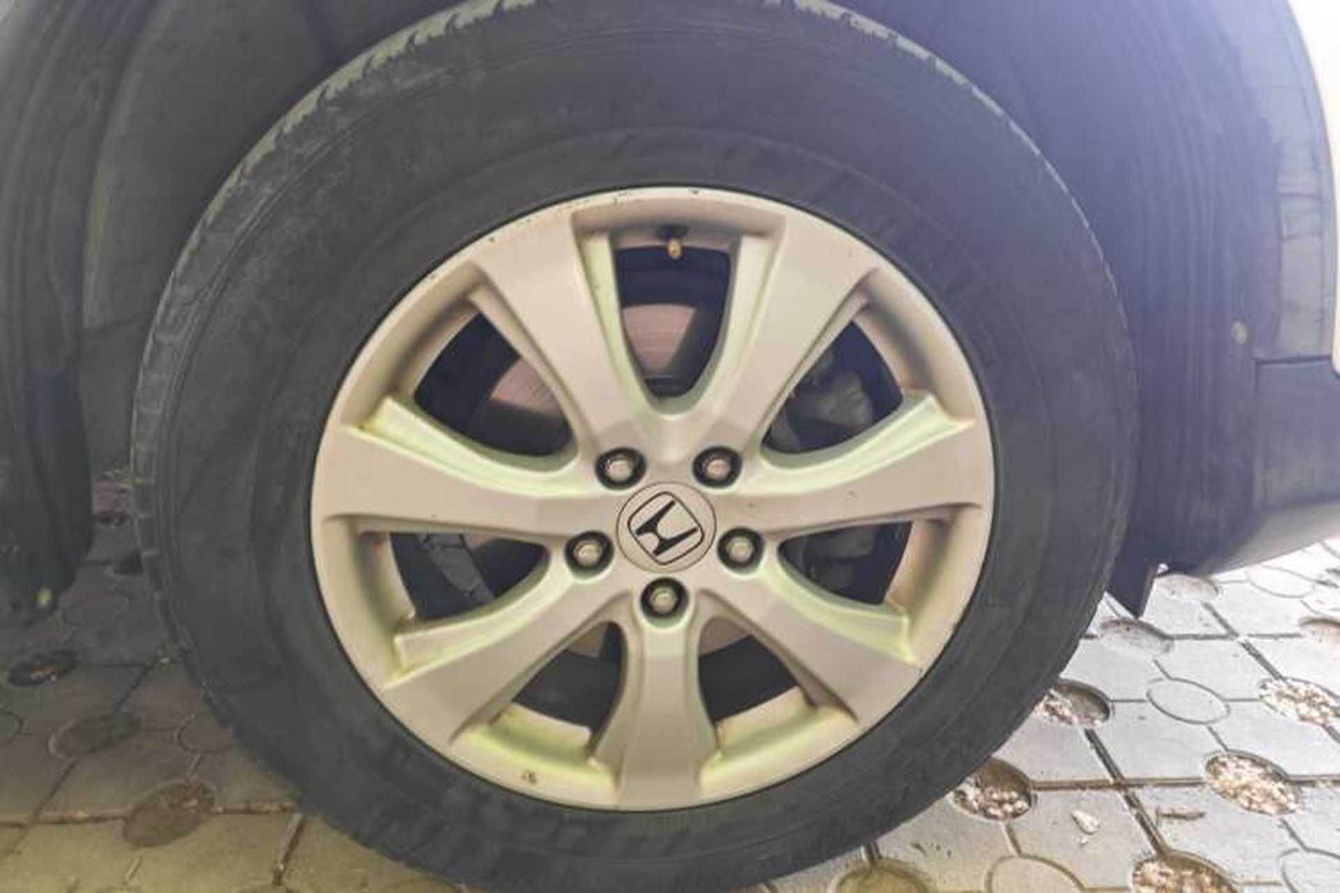 Used Honda CR-V 2012 2.0L two-wheel drive urban version Right Front Wheel Hub