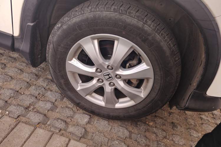 Used Honda CR-V 2012 2.0L two-wheel drive urban version Right Front Wheel Hub