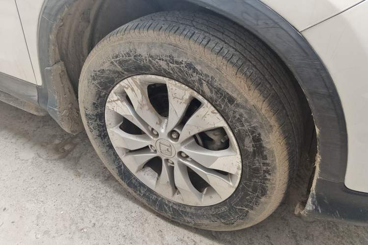 Used Honda CR-V 2012 2.4L four-wheel drive luxury version Right Front Wheel Hub