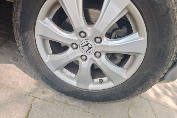 Used Honda CR-V 2012 2.0L two-wheel drive urban version Right Front Wheel Hub
