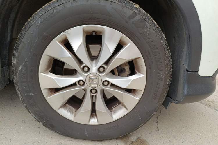 Used Honda CR-V 2012 2.4L four-wheel drive luxury version Right Front Wheel Hub