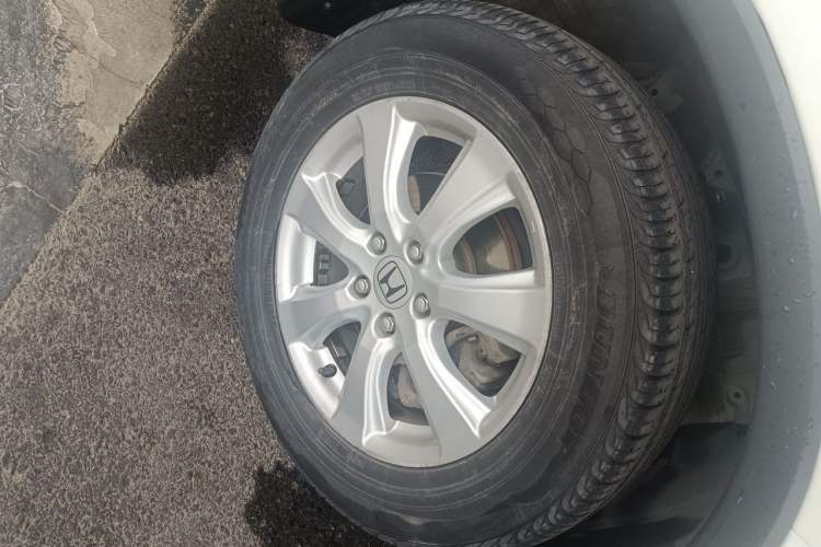 Used Honda CR-V 2012 2.0L two-wheel drive urban version Right Front Wheel Hub