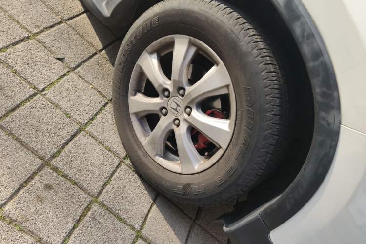 Used Honda CR-V 2012 2.0L two-wheel drive urban version Right Front Wheel Hub