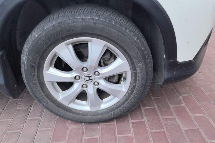 Used Honda CR-V 2012 2.0L two-wheel drive urban version Right Front Wheel Hub